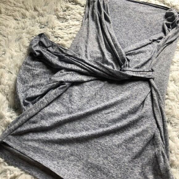 sleeveless gray ruched vneck tunic top size 3 - Picture 4 of 8